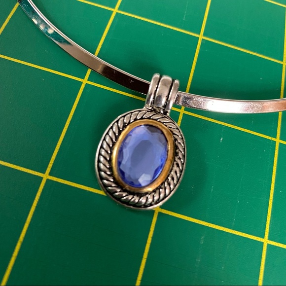 Silver Tone Choker Necklace Blue Stone Pendant - Picture 3 of 4